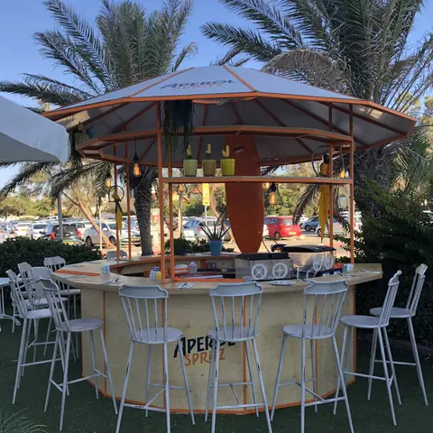 בר חוץ עבור Aperol