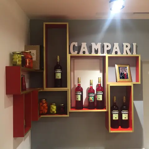 תצוגה עבור Campari